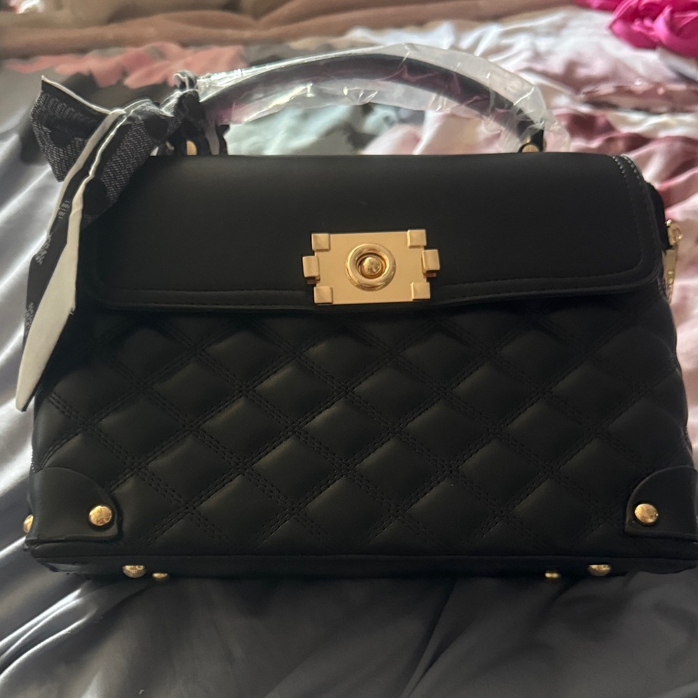 Elegant Black Quilted Handbag